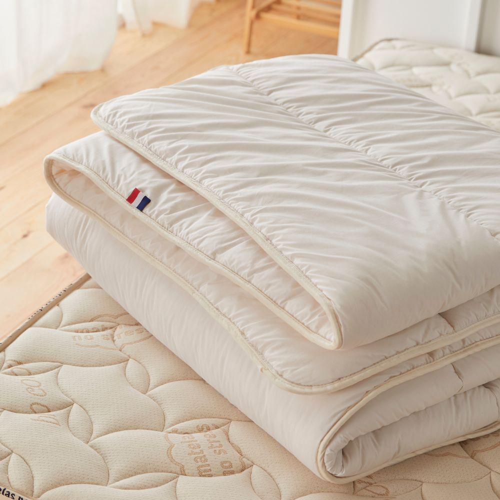 Couette naturelle bébé et enfant en laine saisons 80x120