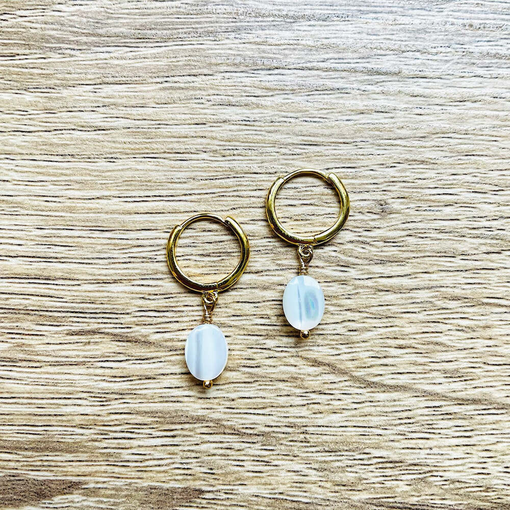 Paire De Créoles En Nacre Blanche - Ø50mm - Léger Et Élégant - Pour Femme