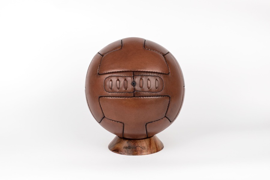 Ancien ballon de football vintage ⚽️ en cuir assez épais idéal déco sportive